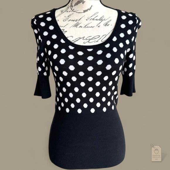 White House Black Market Polka Dot Knit Top Black White Medium Scoop Neck - Picture 1 of 7
